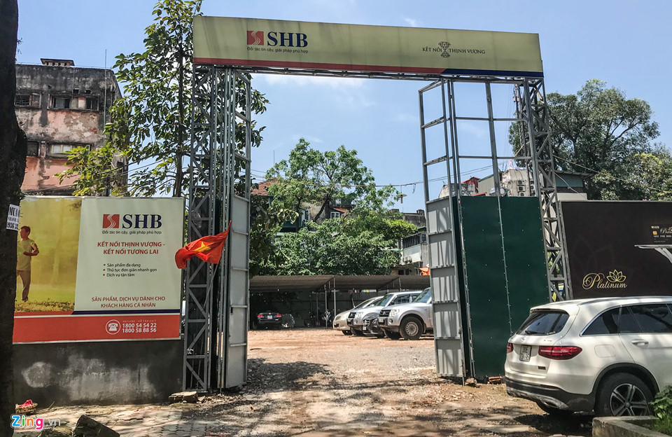 Cận cảnh những lô đất vàng bỏ hoang giữa trung tâm Hà Nội